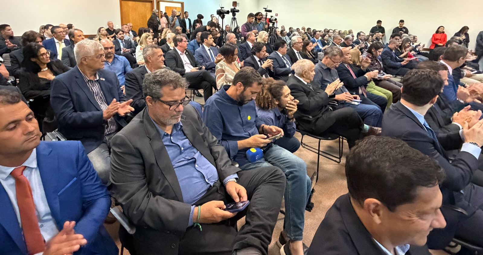 Presidente da Ascade prestigia primeira edição do Prêmio Mérito Sinlazer-DF